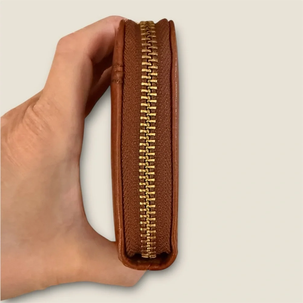 Fossil Brown Leather Wallet with Zip Closure - Picture 4 of 6